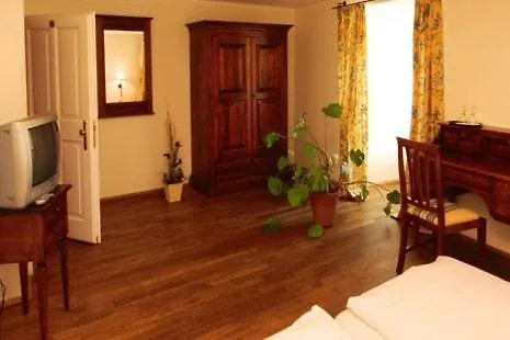 Wittelsbacher Zollhaus 3*